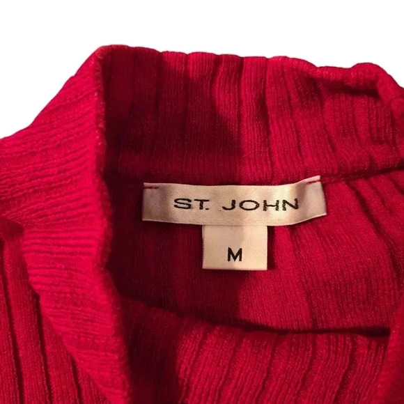St. John Red Top Stretch Size Medium Sleeveless - Picture 6 of 11